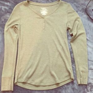 Long sleeve army green lounge shirt